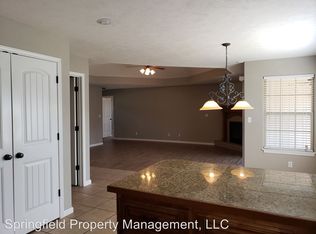 5710 S Fox Hollow Ave, Springfield, MO 65810