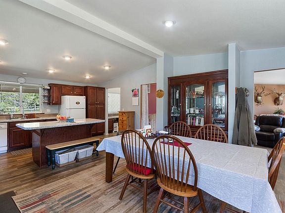 4th image of 871 Foothill Dr