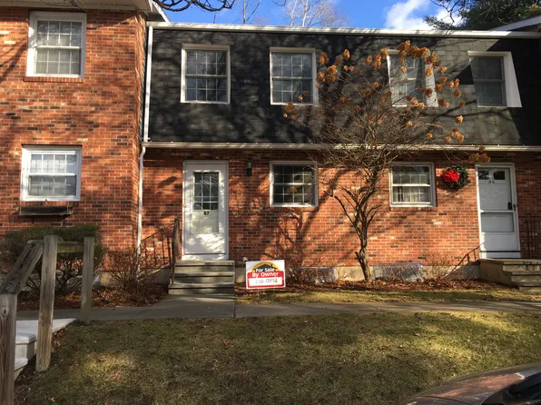8B7 Sugartree Ln, Essex Junction, VT 05452