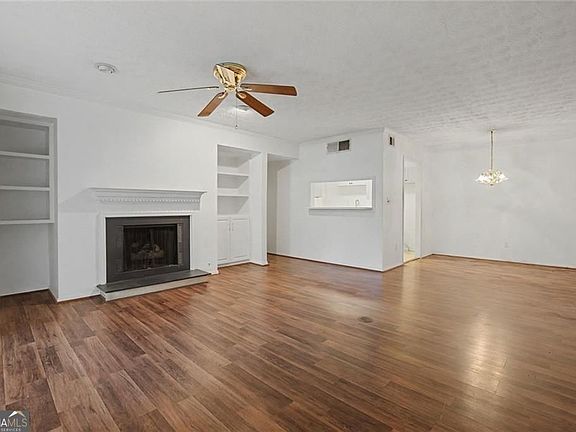 5th image of 319 Park Ridge Cir