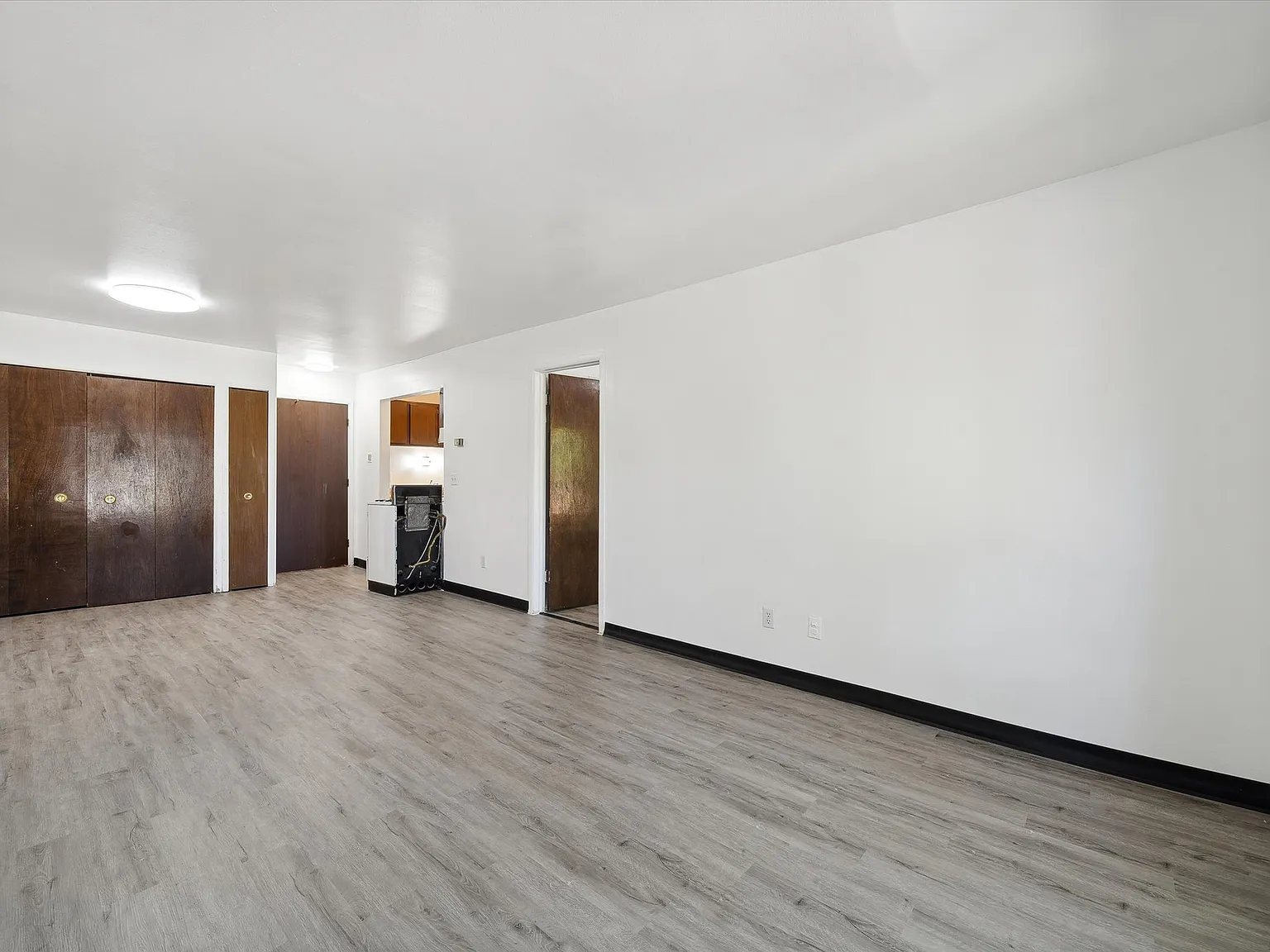 Parkside Apartments — Photo 4