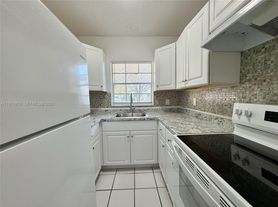 4140 Woodside Dr, Pompano Beach, FL