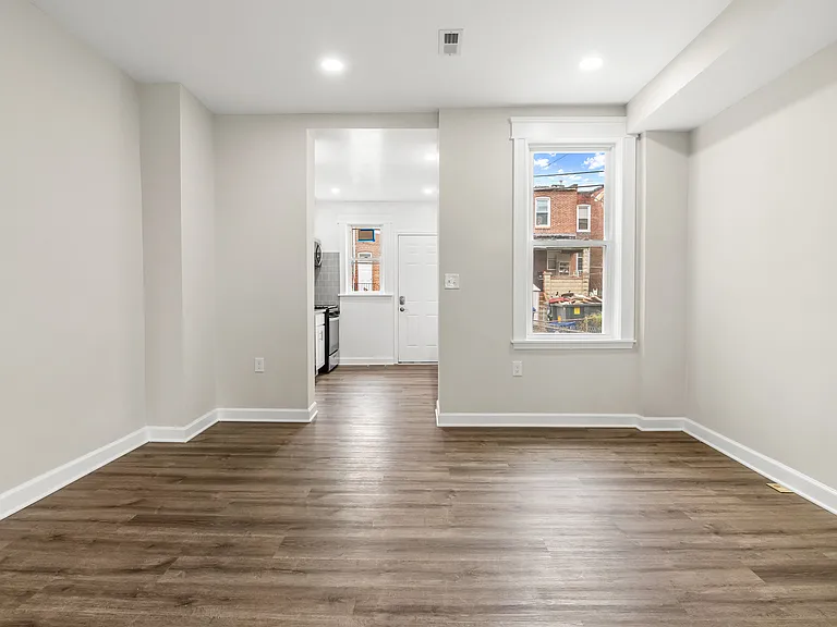 2532 Aisquith St — Photo 4