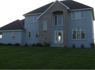860 Mark Ave N, Lake Elmo, MN 55042