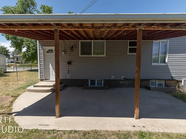 846 E McFarland St — Photo 18