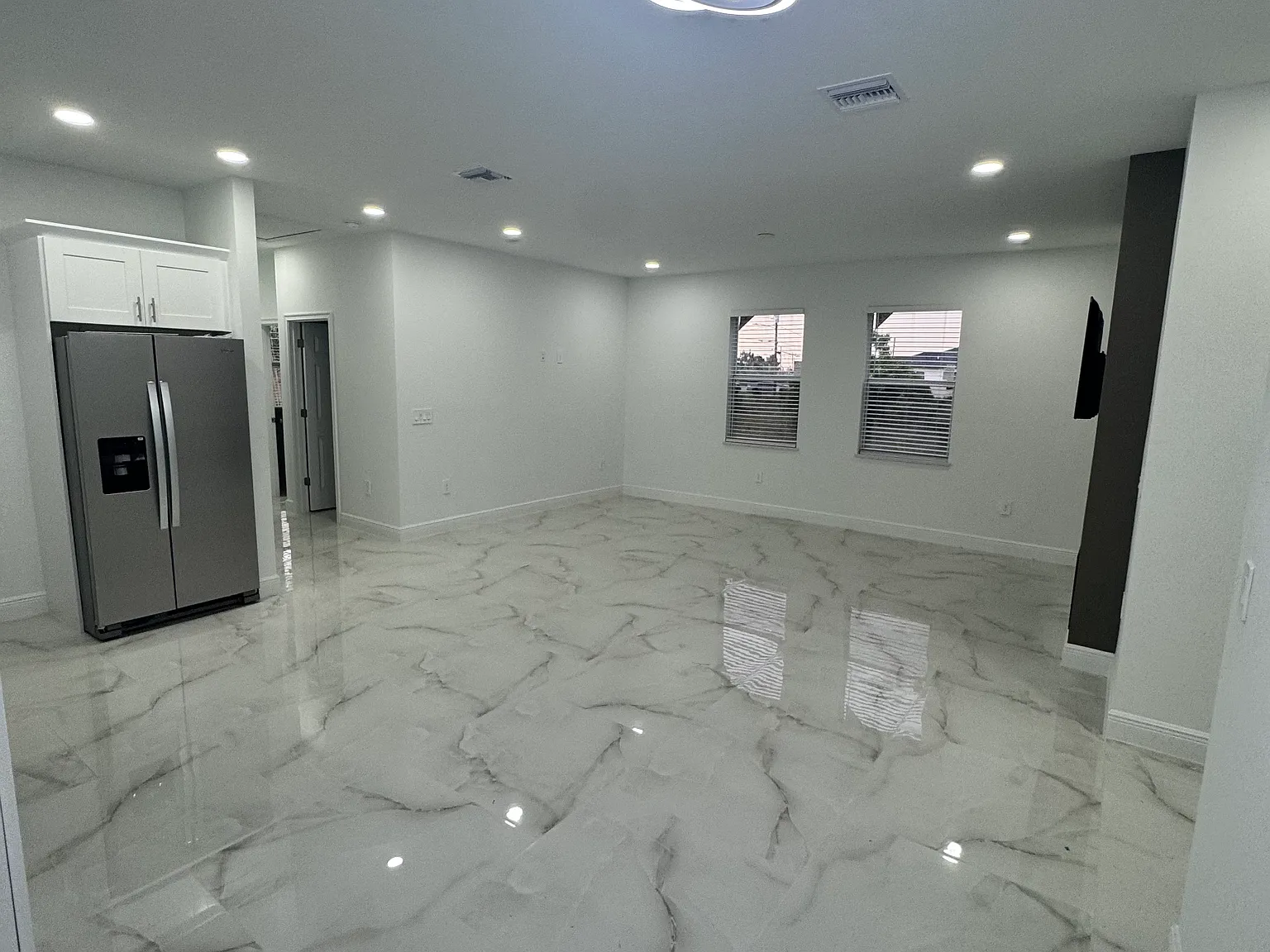 4 bed, $1,800 — Photo 3