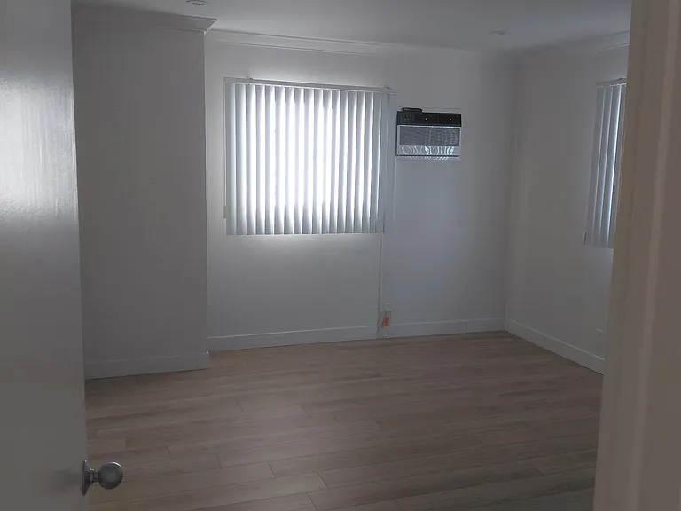 1916 Carmen Ave #6 — Photo 10
