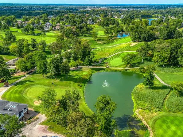 1094 Whitmoor Dr, Weldon Spring, MO 63304