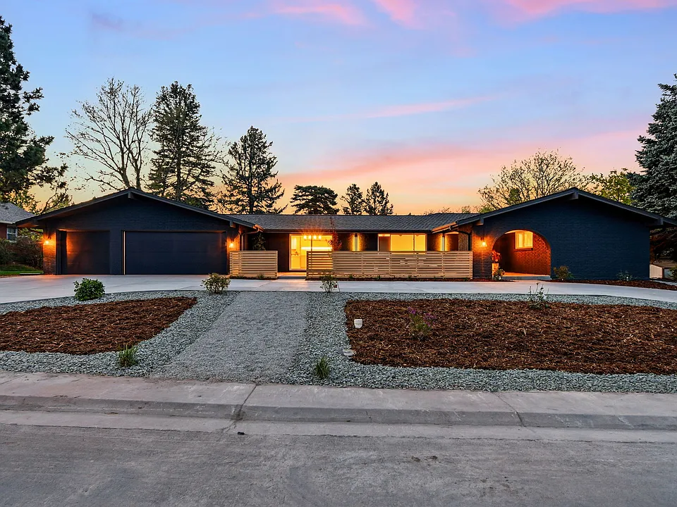 5031 W Quarles Dr