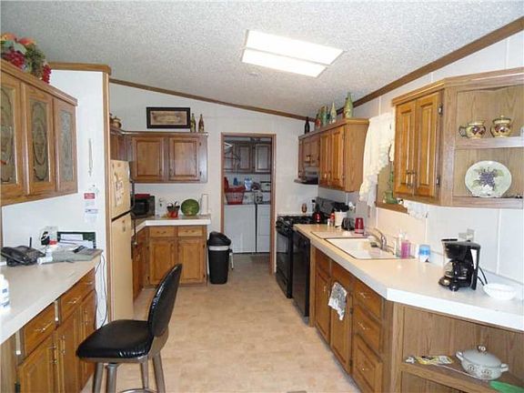 4th image of 219 Hickory Dr