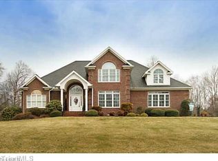 864 Rivers Edge Dr, Graham, NC 27253