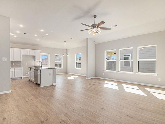 4th image of 11412 Natalia Ln