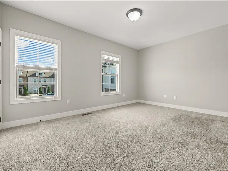 418 W Stevens St — Photo 6