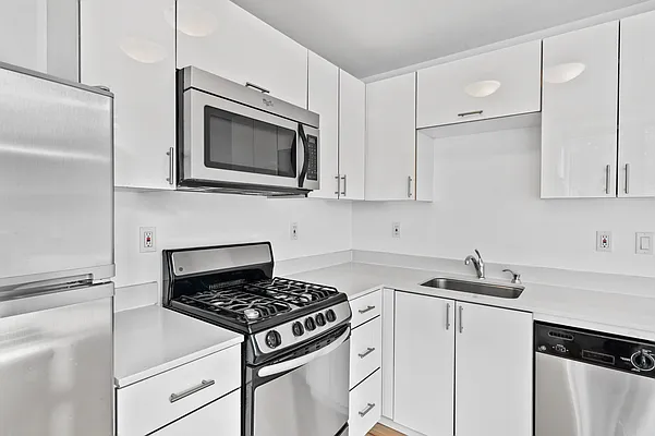 Rented by Glenmark Realty | media 15