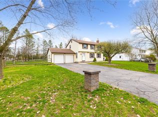 872 Joylene Dr, Webster, NY 14580