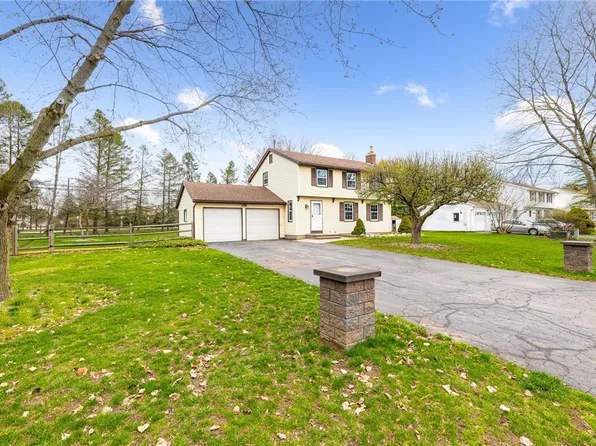 872 Joylene Dr, Webster, NY 14580