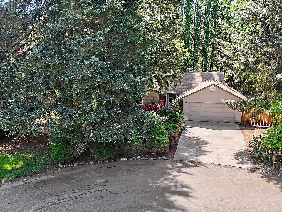 1st image of 8611 SE Oxford Avenue