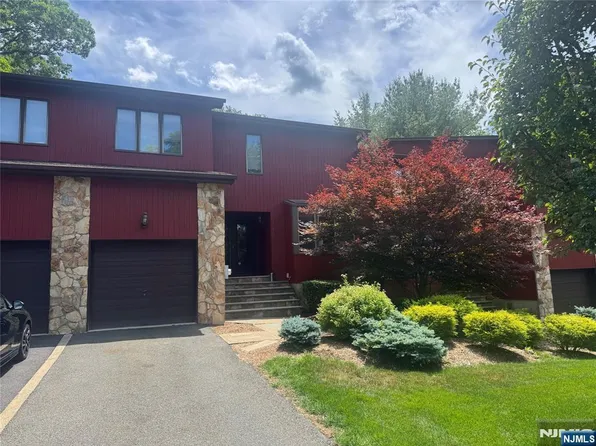 244 Butternut Dr, Wayne, NJ 07470
