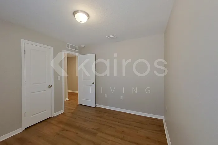 9810 N Santee Ter — Photo 10