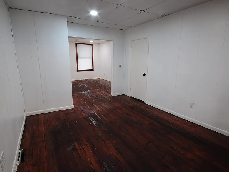16 S Walnut St #16 — Photo 4