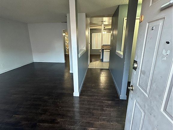 5th image of 165 Racquet Club Dr