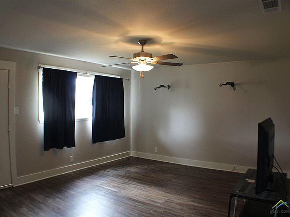 3rd image of 1211 Woodlark Dr
