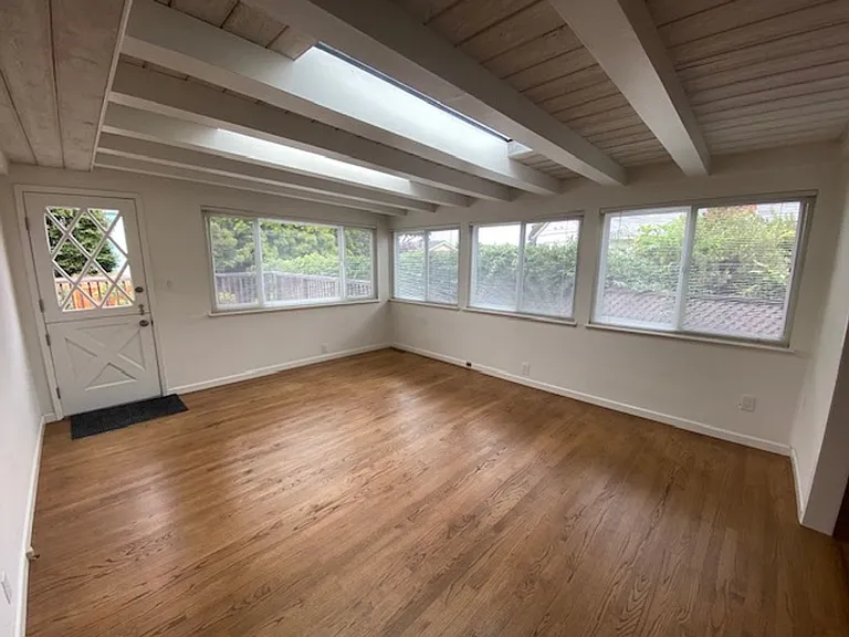 920 Crest Ave — Photo 9