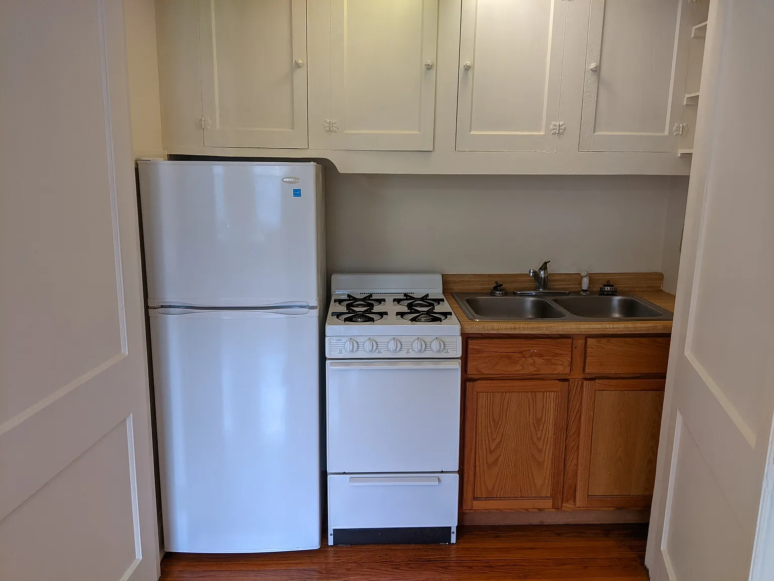 1019 South Farwell - # 105 — Photo 2