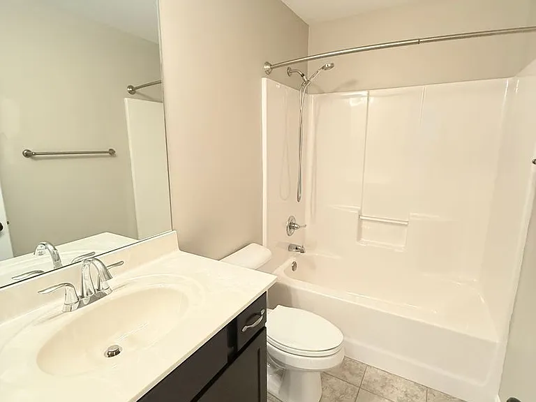 611 Knob Hill Rd — Photo 13