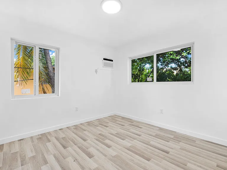 112 SW 11th Ave #3 — Photo 13