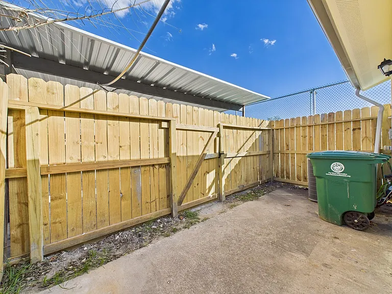 7836 Bateman Ln #7836 — Photo 37
