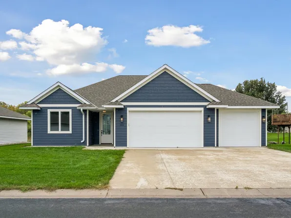212 Century Ln, Silver Lake, MN 55381