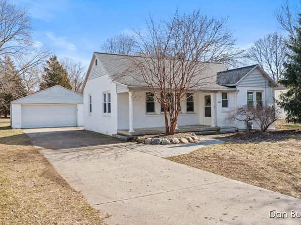 3272 Wayburn Ave SW, Grandville, MI 49418