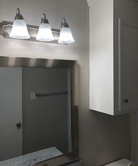 Kenwood Heights Apartments — Photo 14
