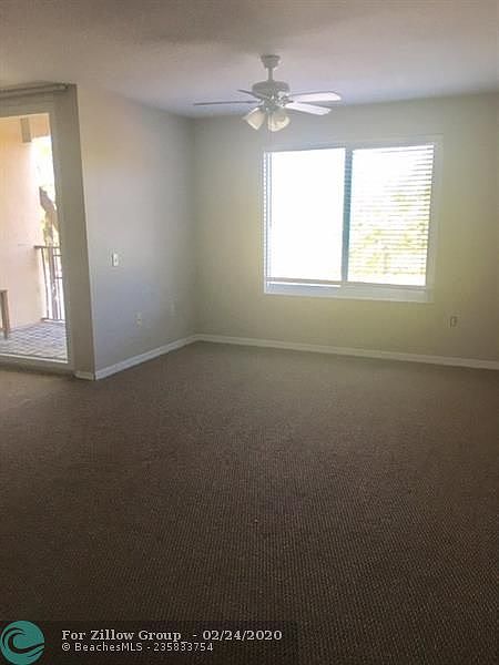2nd image of 415 Villa Cir #415