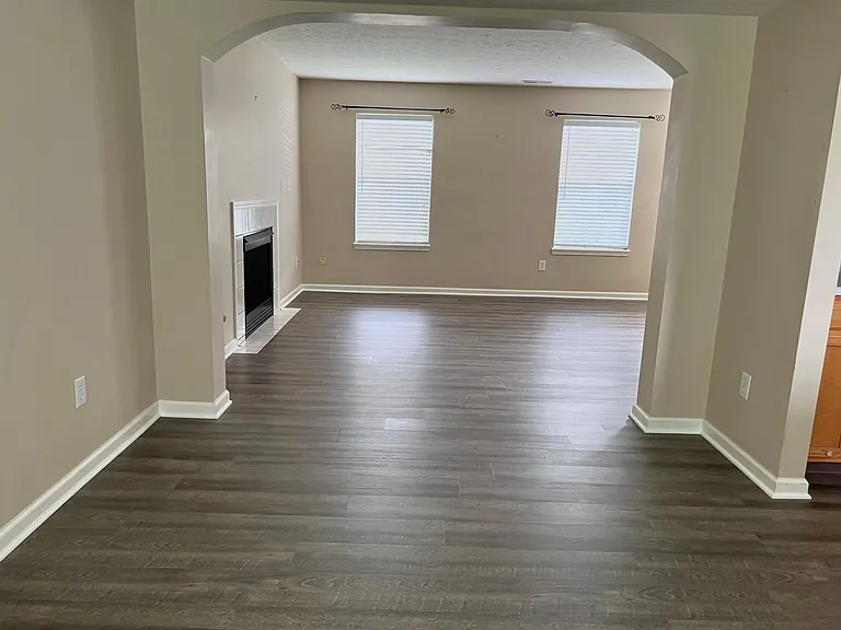 Living / Family Room 2