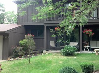 7505 Creekwood Ct #15B, North Royalton, OH 44133