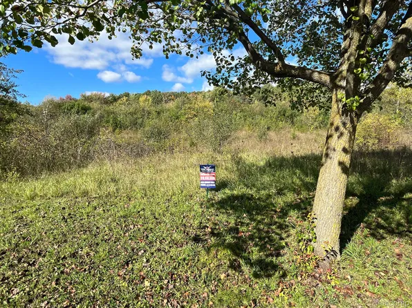 4425 Market Pl, Flint, MI 48506