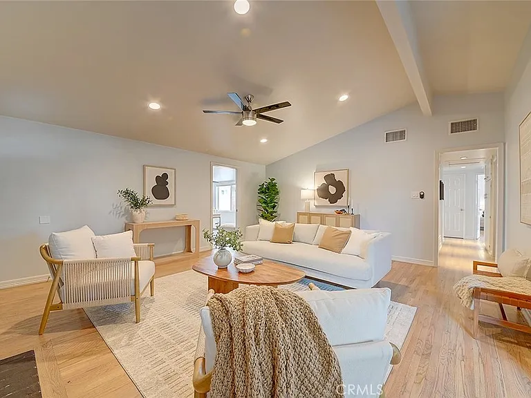 2044 W Spruce Ave — Photo 61