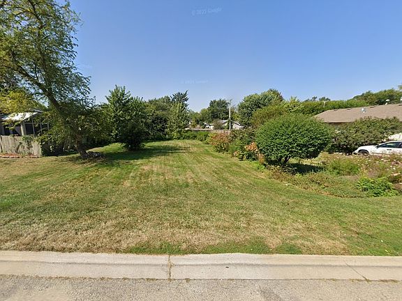 2nd image of 1316 N Oak Ave