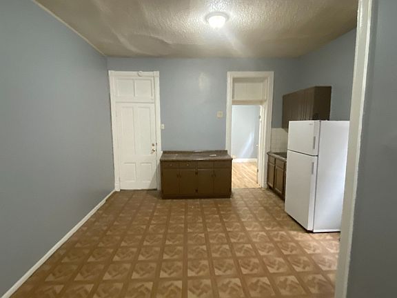 4th image of 3244 Texas Ave