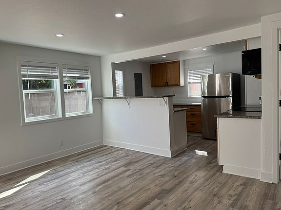 5th image of 3823 SE 52nd Ave #3823