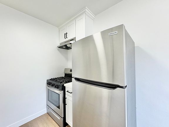 5th image of 6021 11th Ave #6021