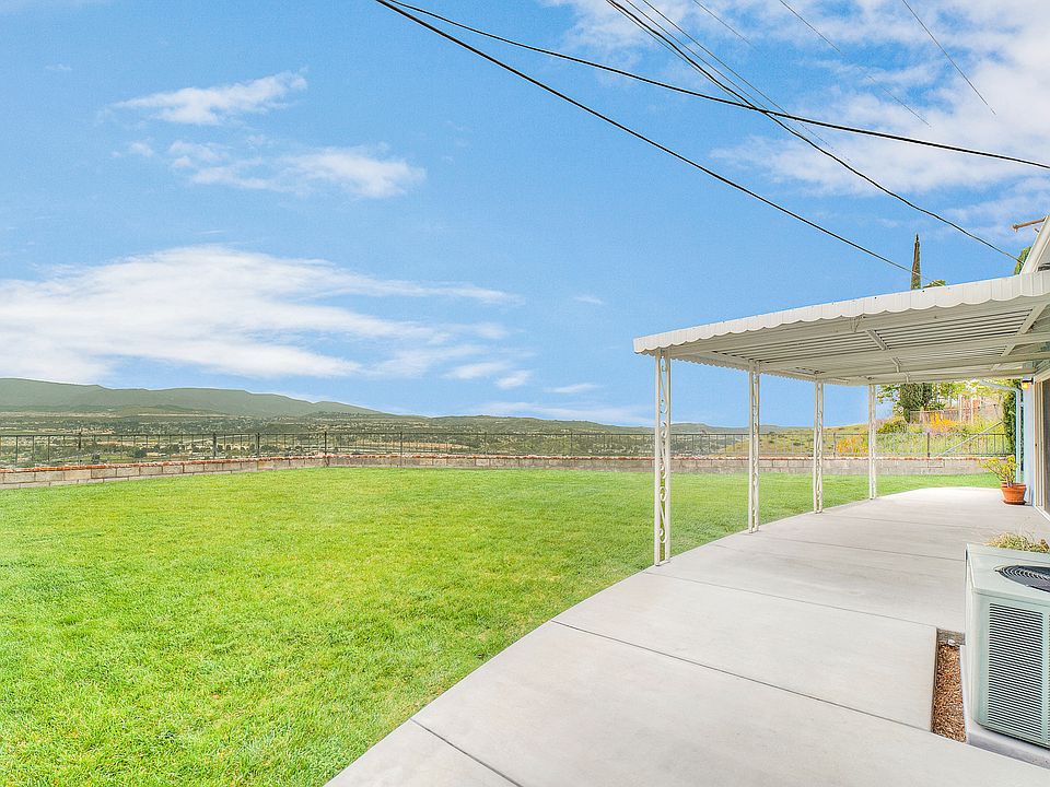 Huge private yard w/ view