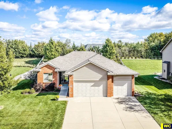 1378 Skyline Dr, Blair, NE 68008
