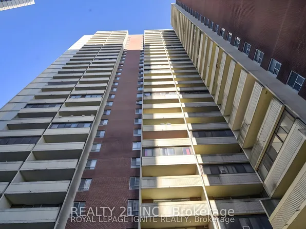 5 Massey Sq #415, Toronto, ON M4C 5L6