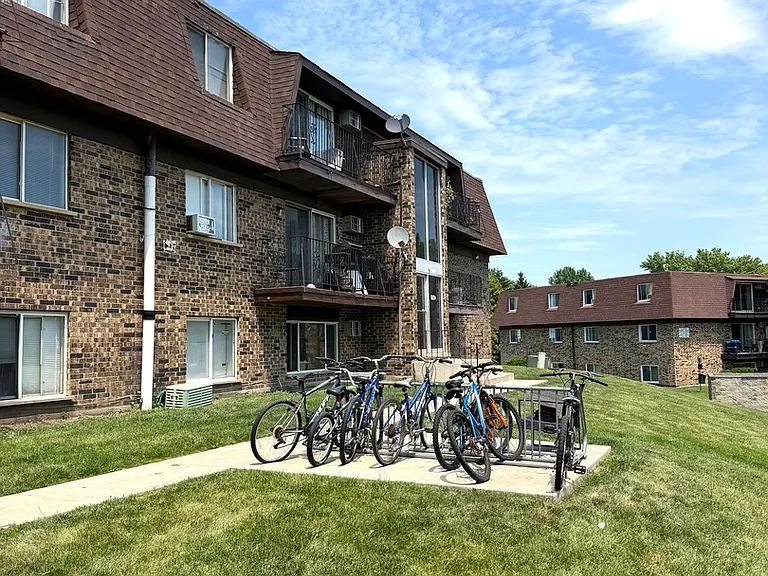 2500 Mark Thomas Ln #8A — Photo 2