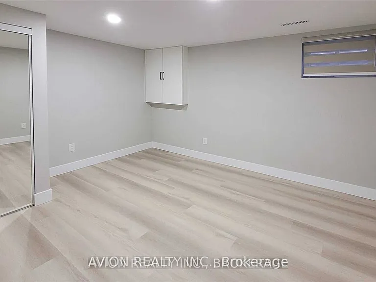 3205 Anderson Cres #BSMT — Photo 8