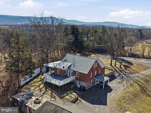 3rd image of 1064 Strasburg Rd