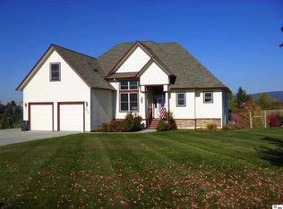 1638 Christopher Ln, Moscow, ID 83843